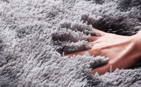 Miękki dywan Ombre Shaggy Strado 100x150 cm jasnoszary do salonu i sypialni